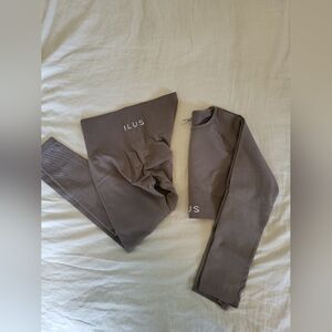 ILUS NWOT Grey Workout Set